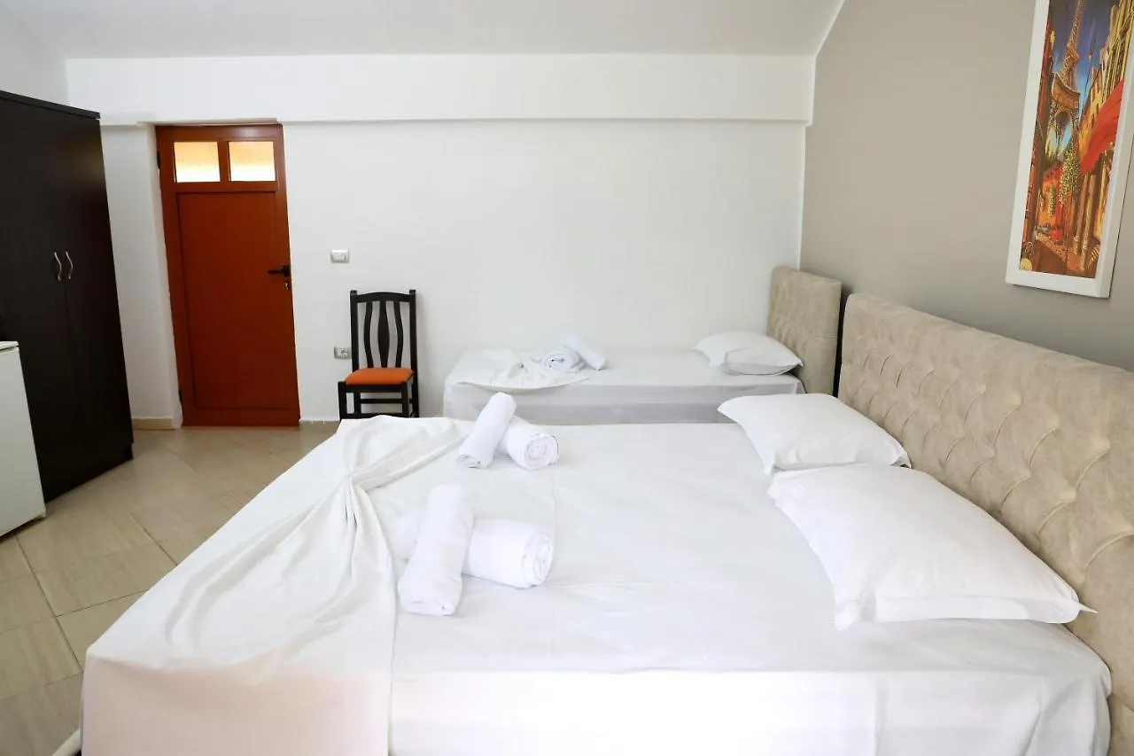 Dolce Italia Hotel Radhimë